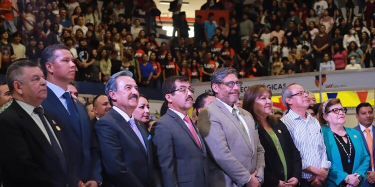 Feria del Libro UAT fomenta la lectura, el conocimiento y el talento universitario