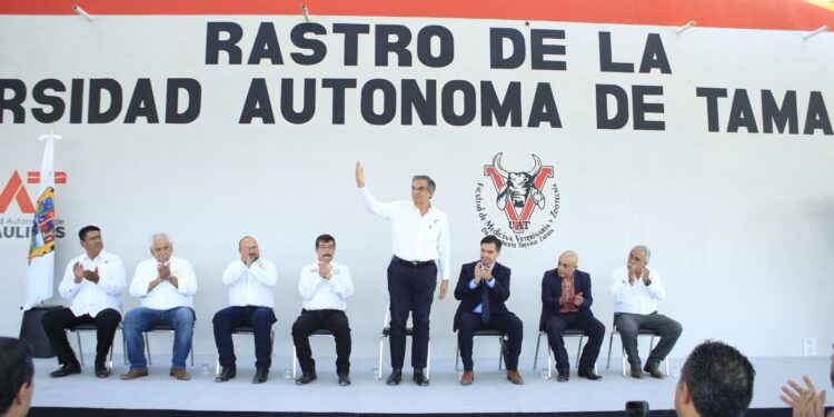 Américo Villarreal recibe ampliación de certificación TIF para el rastro de la UAT