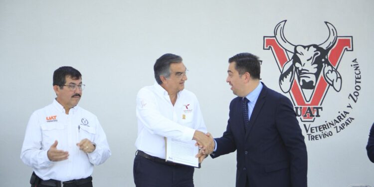 Américo Villarreal recibe ampliación de certificación TIF para el rastro de la UAT