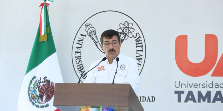 Américo Villarreal recibe ampliación de certificación TIF para el rastro de la UAT