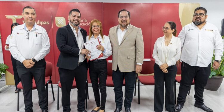 Entrega SET bases laborales a personal del Centro Estatal de Tecnología Educativa