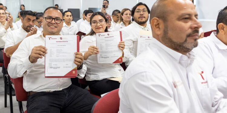 Entrega SET bases laborales a personal del Centro Estatal de Tecnología Educativa