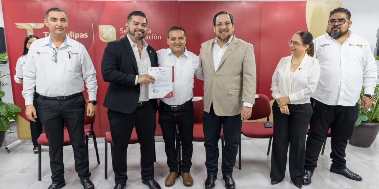 Entrega SET bases laborales a personal del Centro Estatal de Tecnología Educativa