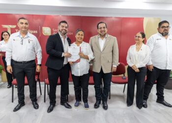 Entrega SET bases laborales a personal del Centro Estatal de Tecnología Educativa