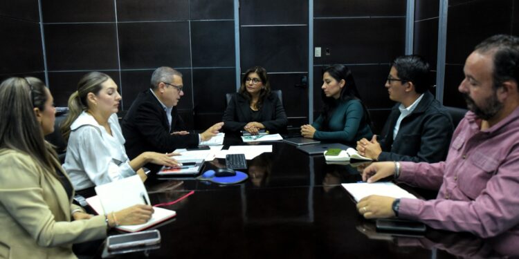 Preparan contratación de conductores para transporte híbrido