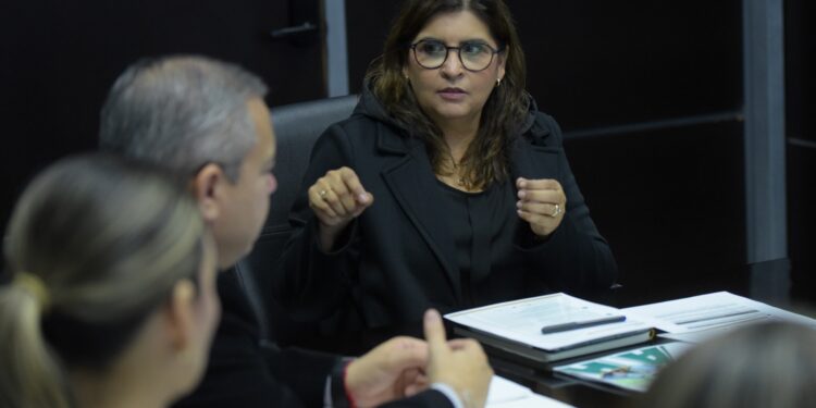 Preparan contratación de conductores para transporte híbrido