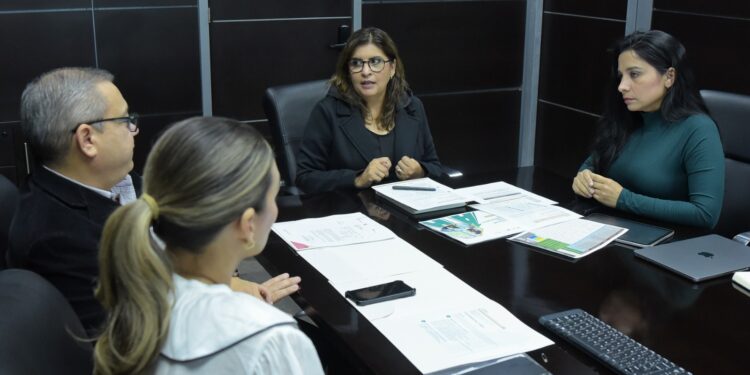 Preparan contratación de conductores para transporte híbrido