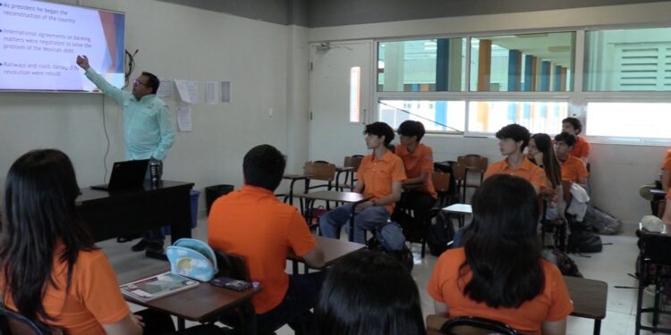 Impulsa la UAT formación bilingüe en la Preparatoria No. 3