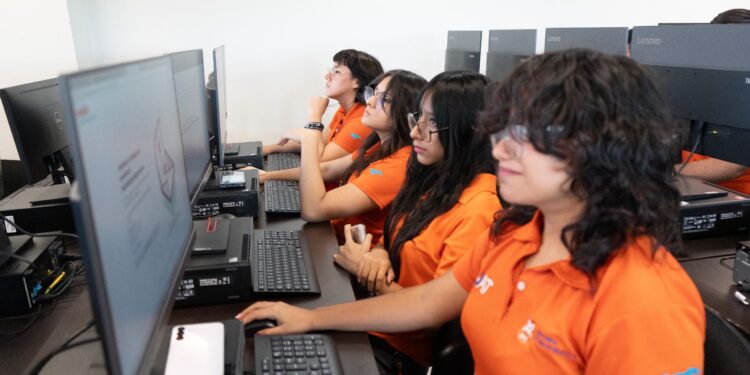 Impulsa la UAT formación bilingüe en la Preparatoria No. 3