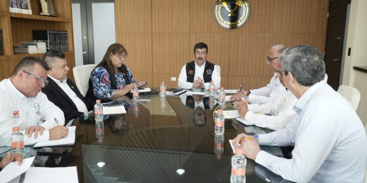 Evalúa rector avances institucionales de la UAT