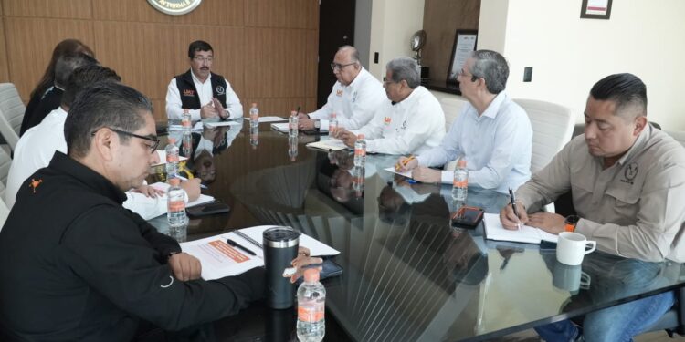 Evalúa rector avances institucionales de la UAT