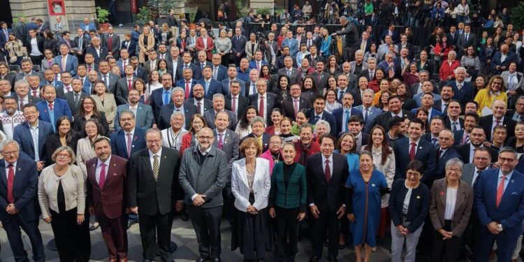 Asiste rector de la UP Altamira a reunión nacional con la presidenta Claudia Sheinbaum