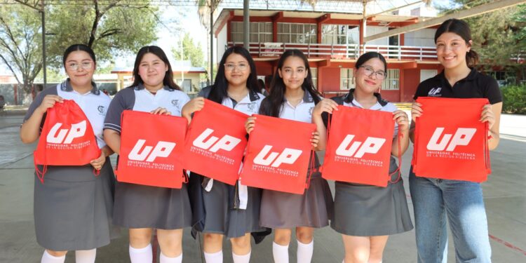 Promueve UPRR oferta educativa en Feria Vocacional 2025
