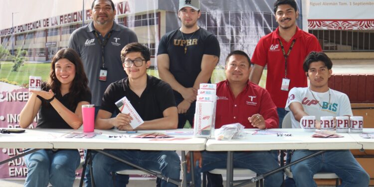 Promueve UPRR oferta educativa en Feria Vocacional 2025