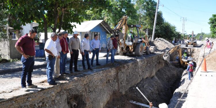 Supervisa SRHDS avances en la rehabilitación del drenaje en el municipio de González