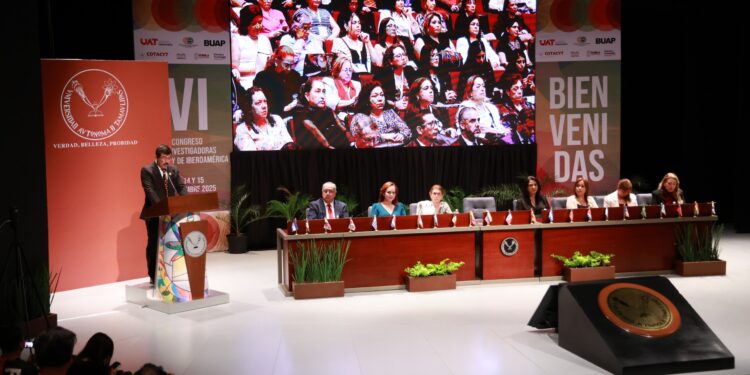 La Dra. Annie Pardo dicta conferencia magistral en la UAT