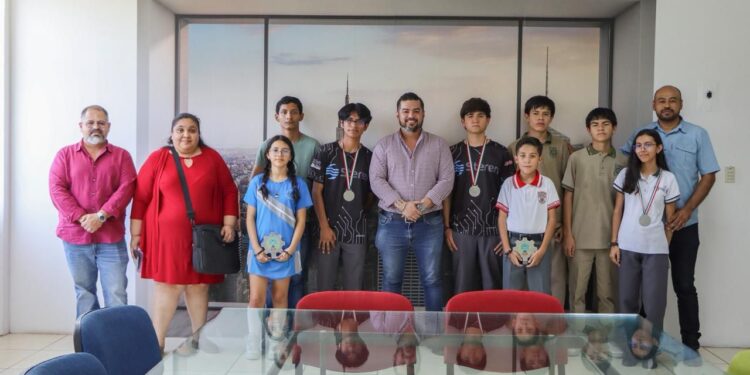 Ganan tamaulipecos en Olimpiada Internacional de Ciencia y Tecnología