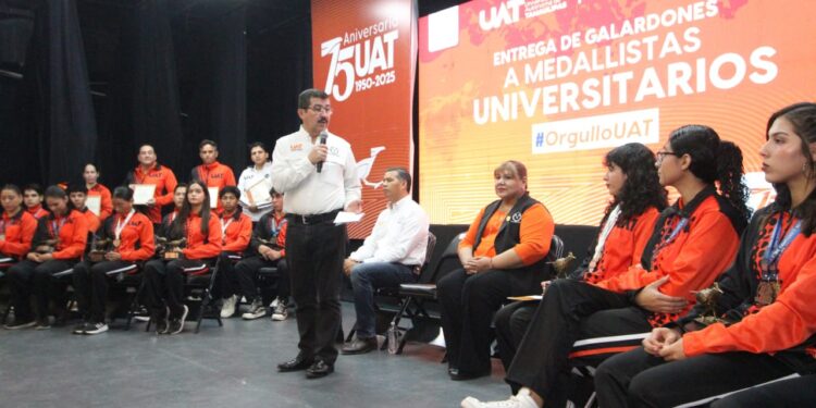 Entrega rector el galardón “Orgullo UAT” tras desempeño histórico de medallistas universitarios