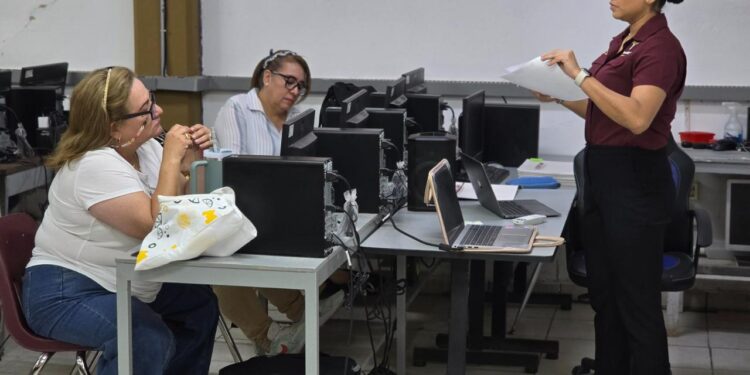 Fortalece CRETAM formación investigadora para mejorar la calidad educativa