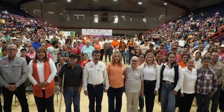 “Lentes con Corazón” reafirma vocación humanista de la UAT