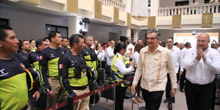 Reconoce gobernador al equipo de Protección Civil y a Servicios Aéreos de Tamaulipas
