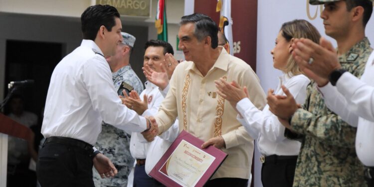 Reconoce gobernador al equipo de Protección Civil y a Servicios Aéreos de Tamaulipas