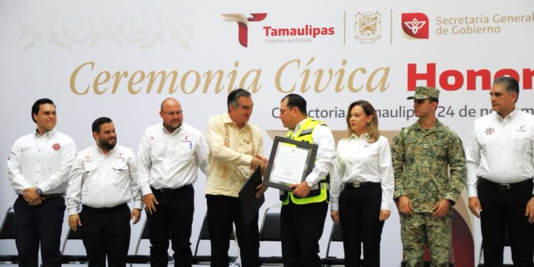 Reconoce gobernador al equipo de Protección Civil y a Servicios Aéreos de Tamaulipas