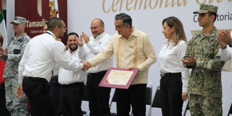 Reconoce gobernador al equipo de Protección Civil y a Servicios Aéreos de Tamaulipas