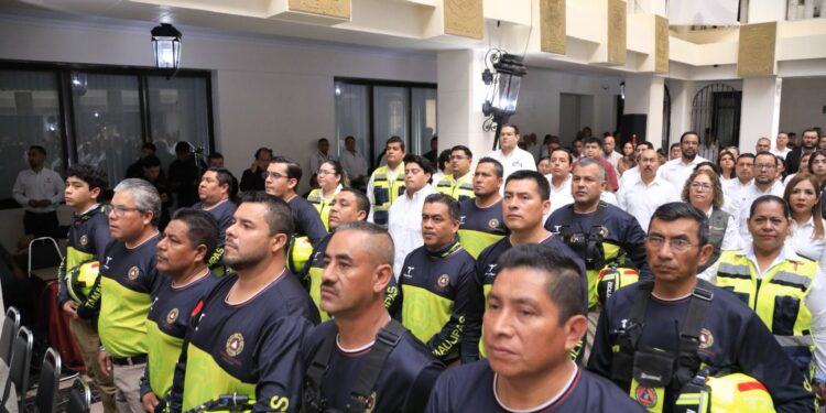 Reconoce gobernador al equipo de Protección Civil y a Servicios Aéreos de Tamaulipas