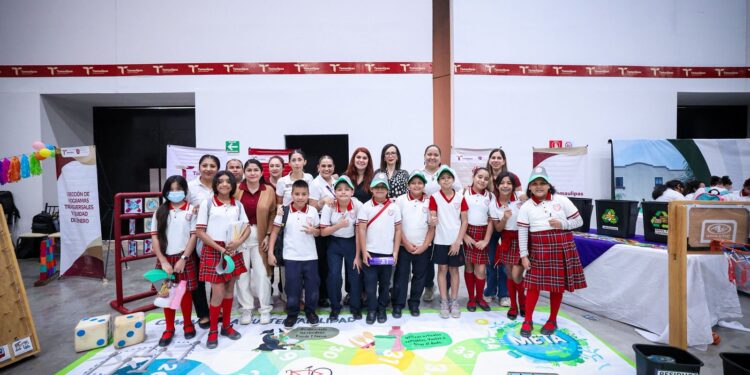 Niñas, niños y adolescentes participan en la Feria de los Derechos 2025 del DIF Tamaulipas