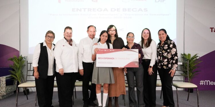 Impulsan Gobierno y DIF Tamaulipas inclusión y permanencia educativa con la entrega de becas