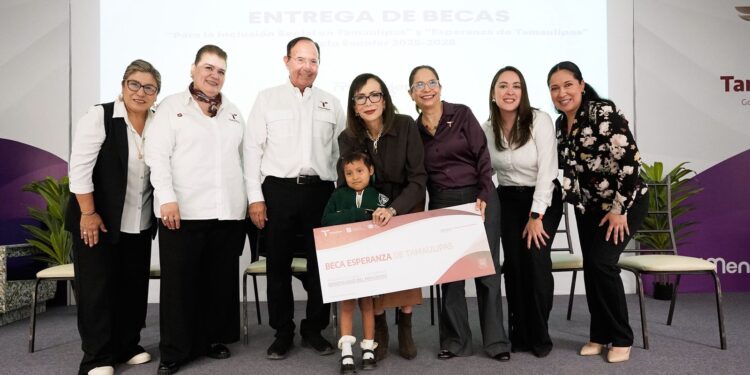 Impulsan Gobierno y DIF Tamaulipas inclusión y permanencia educativa con la entrega de becas