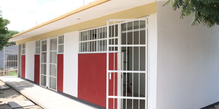 Atiende Gobierno del Estado 900 planteles educativos con inversión en infraestructura y equipamiento