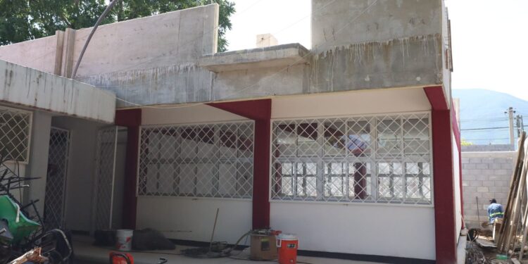 Atiende Gobierno del Estado 900 planteles educativos con inversión en infraestructura y equipamiento