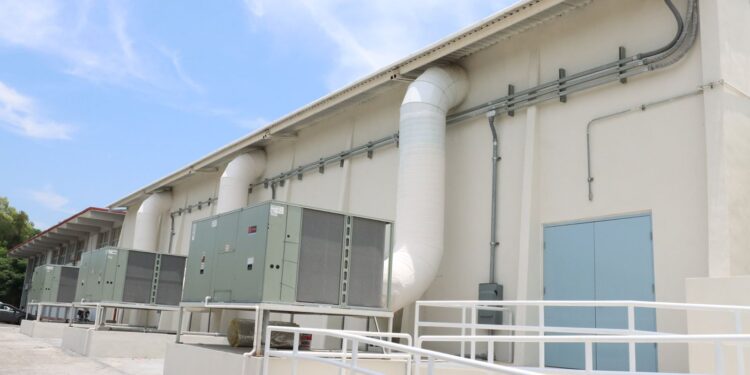 Atiende Gobierno del Estado 900 planteles educativos con inversión en infraestructura y equipamiento