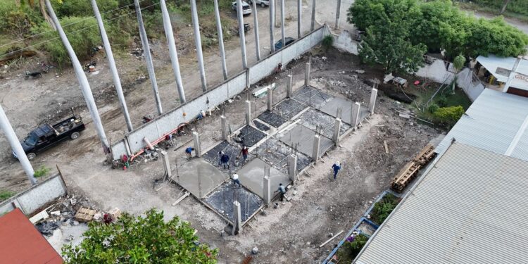 Atiende Gobierno del Estado 900 planteles educativos con inversión en infraestructura y equipamiento