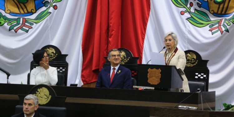 Entrega gobernador Medalla al Mérito «Luis García de Arellano» a Cecilia Imelda Lugo Cruz