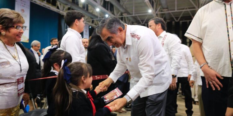 Refrenda Américo apoyo a la ciencia en favor del bienestar social