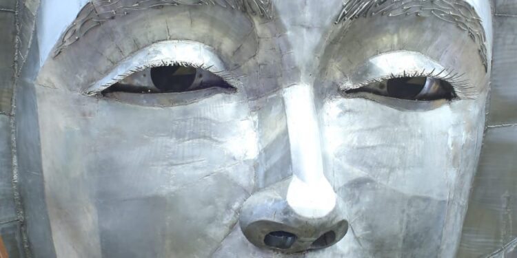 Entrega María de Villarreal las pupilas de la Virgen de la Misericordia