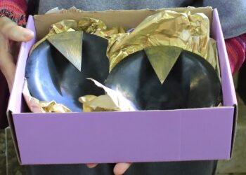 Entrega María de Villarreal las pupilas de la Virgen de la Misericordia