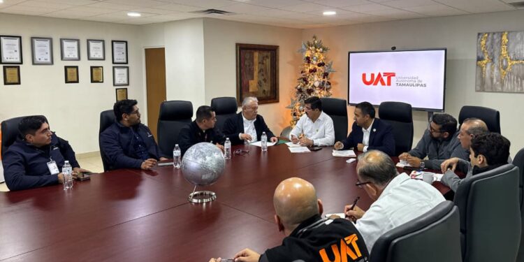 Logra la UAT 500 plazas para sus egresados en Aduanas de México