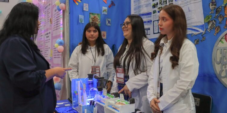 La ciencia es para resolver necesidades del entorno: Secretario de Educación