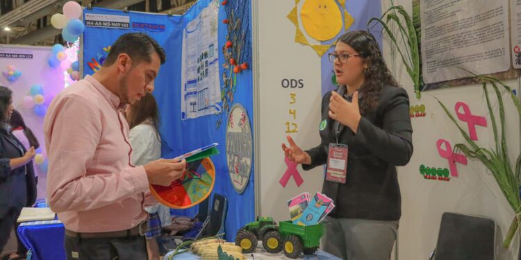 La ciencia es para resolver necesidades del entorno: Secretario de Educación