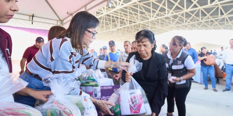 Familias de Gómez Farías reciben la Brigada Transformando Familias del DIF Tamaulipas