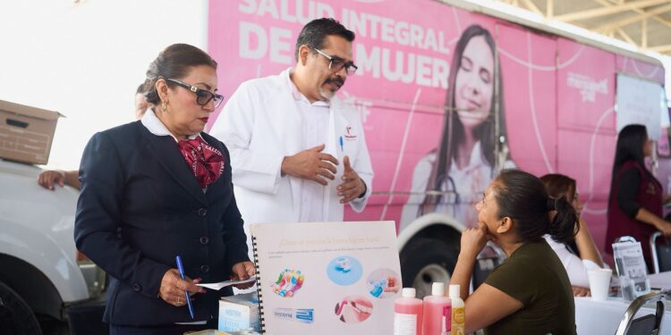 Familias de Gómez Farías reciben la Brigada Transformando Familias del DIF Tamaulipas