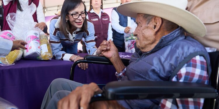 Familias de Gómez Farías reciben la Brigada Transformando Familias del DIF Tamaulipas