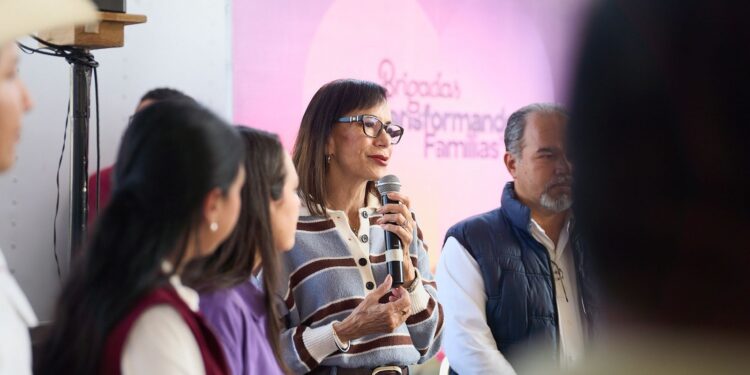 Familias de Gómez Farías reciben la Brigada Transformando Familias del DIF Tamaulipas