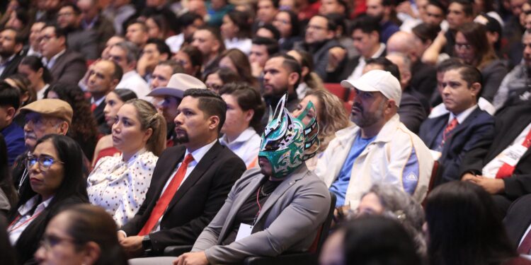 Premia Américo Villarreal a la juventud y al deporte tamaulipeco