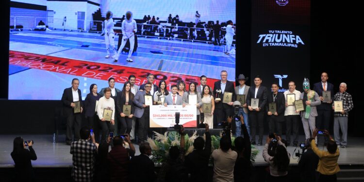 Premia Américo Villarreal a la juventud y al deporte tamaulipeco