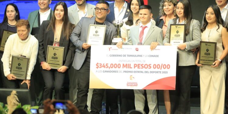 Premia Américo Villarreal a la juventud y al deporte tamaulipeco